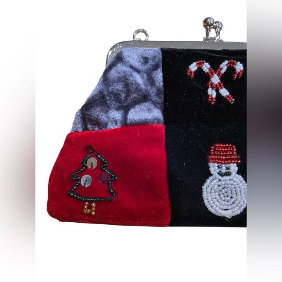 Vintage Velvet Beaded Mini Christmas Handbag - Picture 4 of 8